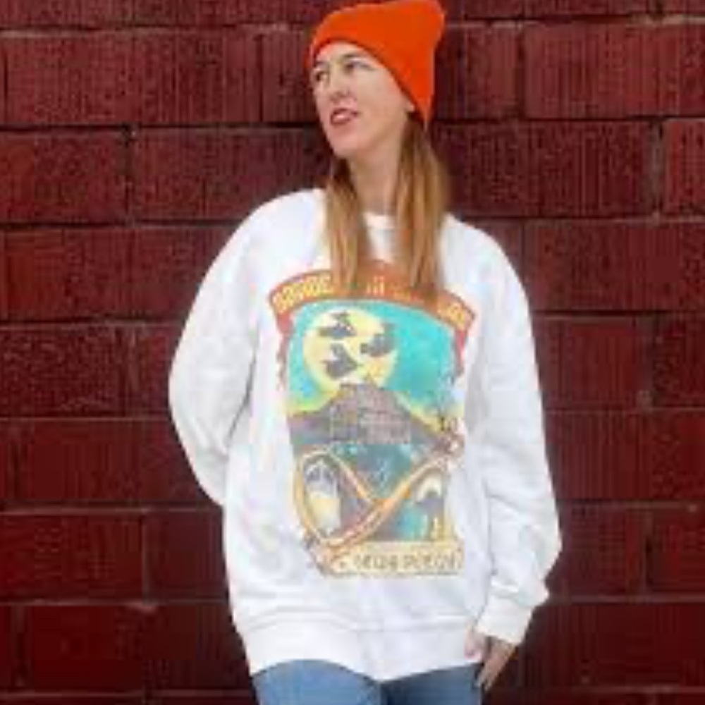 Disney Hocus Pocus White Graphic Crewneck Sweater M